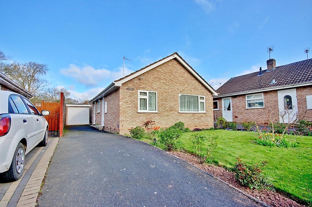 Manitoba Close, Lower Wick... 2 bed detached bungalow £250,000