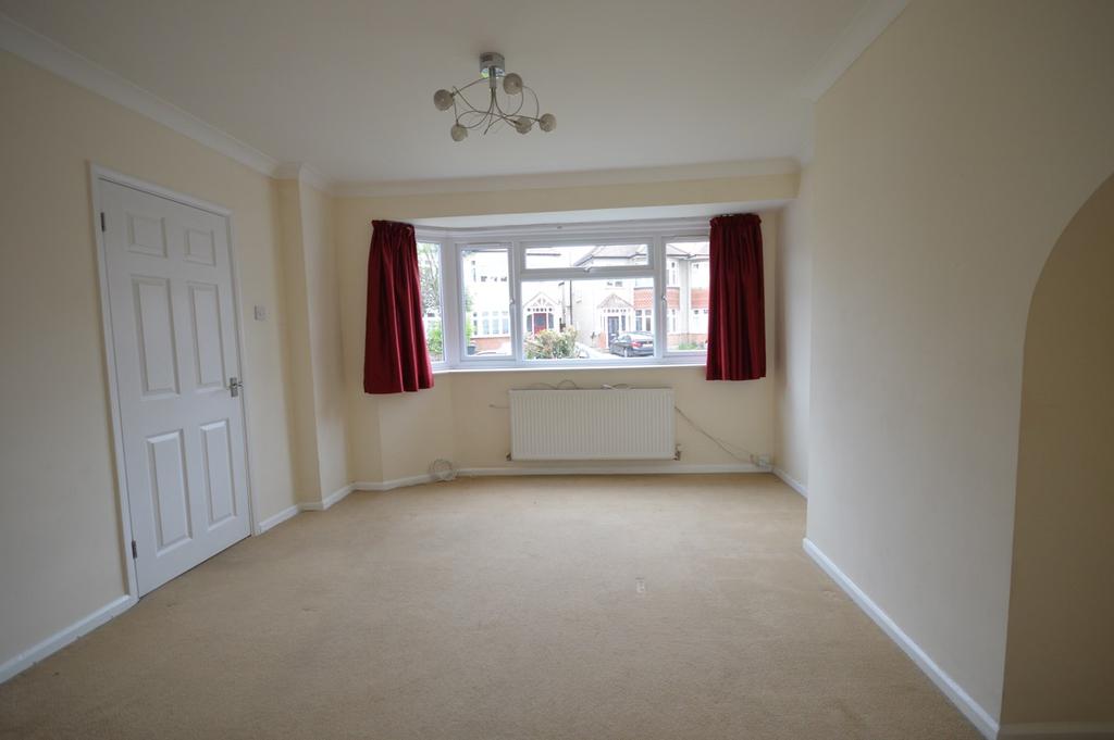 Langdale Gardens, Chelmsford, CM2 3 bed house £475,000