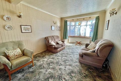 35 Blenheim Gardens, Aveley, South Ockendon, RM15 4EB
