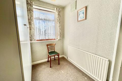 35 Blenheim Gardens, Aveley, South Ockendon, RM15 4EB