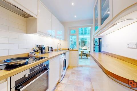 67 Rose Walk, West Wickham, BR4 0SB