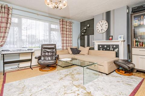 25 Shaftesbury Circle, South Harrow, Harrow, HA2 0AG