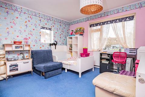 25 Shaftesbury Circle, South Harrow, Harrow, HA2 0AG