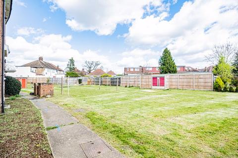 25 Shaftesbury Circle, South Harrow, Harrow, HA2 0AG