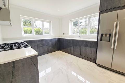 5 bedroom detached house to rent, Parkstone Avenue, Hornchurch, RM11