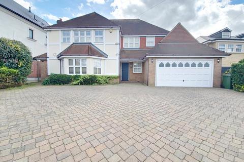 5 bedroom detached house to rent, Parkstone Avenue, Hornchurch, RM11