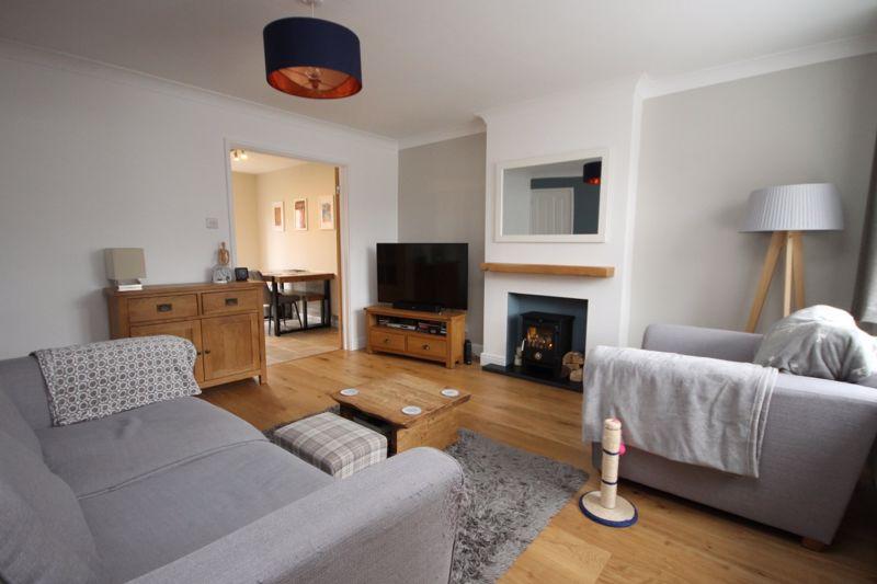 Follets Close YARNTON 4 bed semidetached house £460,000