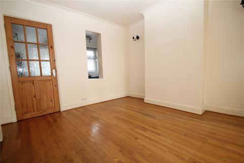 3 bedroom terraced house to rent, Douglas Road, Hornchurch, RM11