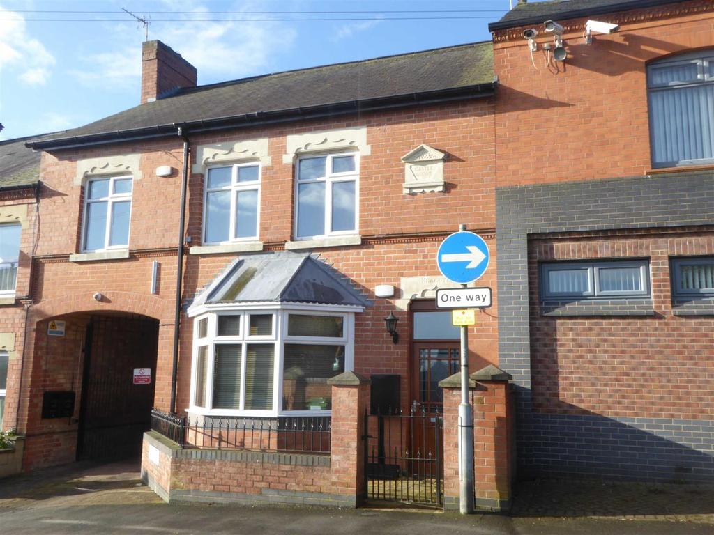 Castle Mews, Castle Road, Kirby Muxloe 1 bed apartment £625 pcm (£144 pw)