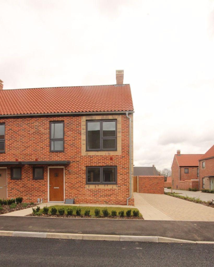 St Giles Park, Cringleford 3 bed semidetached house £1,250 pcm (£288 pw)