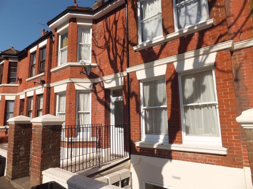 Balfour Road, Brighton 2 bed flat £1,250 pcm (£288 pw)