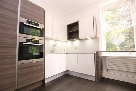 3 bedroom apartment to rent - Chesham Place, Bowdon, Altrincham