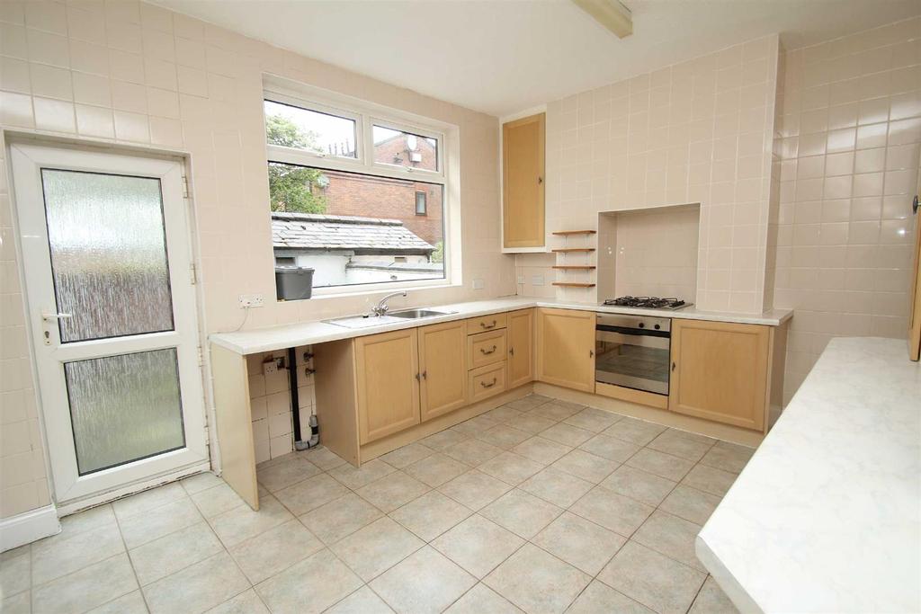 Brunswick Road, Altrincham 2 bed terraced house £995 pcm (£230 pw)