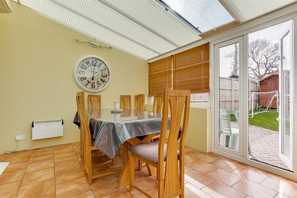 Matlock Crescent, Cheam, Sutton 4 bed semidetached house £2,200 pcm