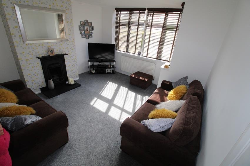 Kingsley Road, Kingswinford 3 bed semidetached house £339,950