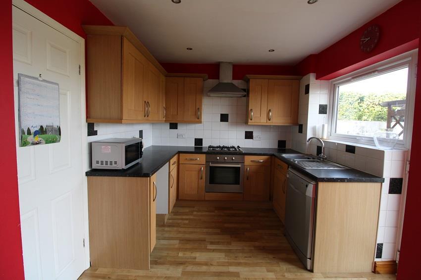 Kingsley Road, Kingswinford 3 bed semidetached house £339,950