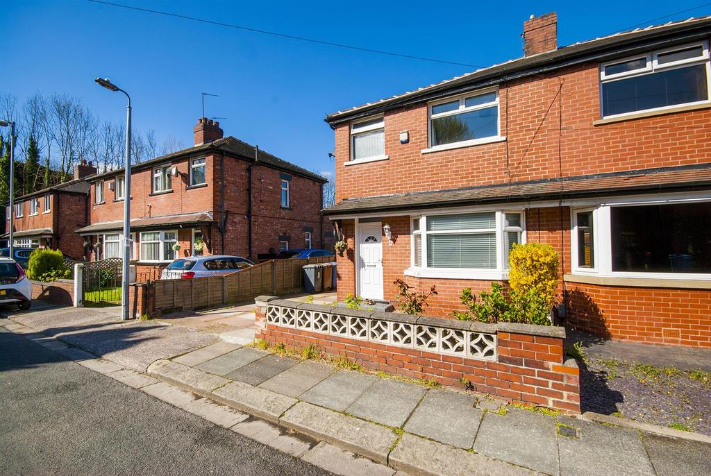 Scott Avenue, Eccles, Manchester 3 bed semidetached house £280,000