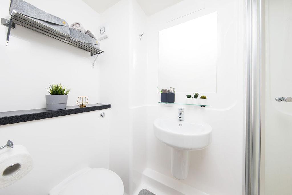July 2019 new mb p1rm showflat bath1 l1 5590 JJ 01