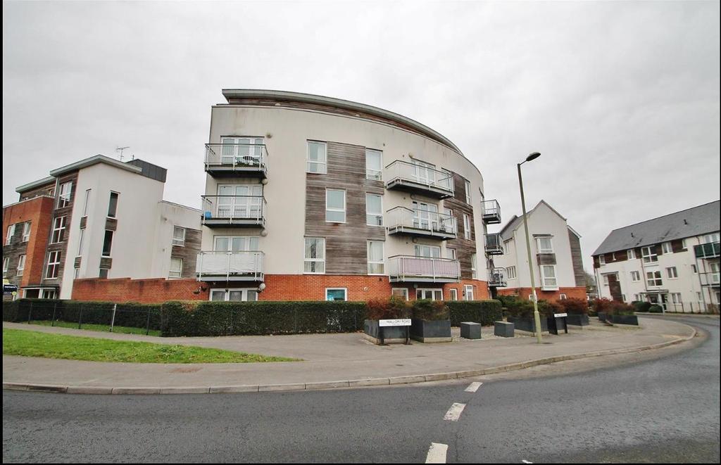 Mallory Road, Basingstoke 2 bed flat £215,000
