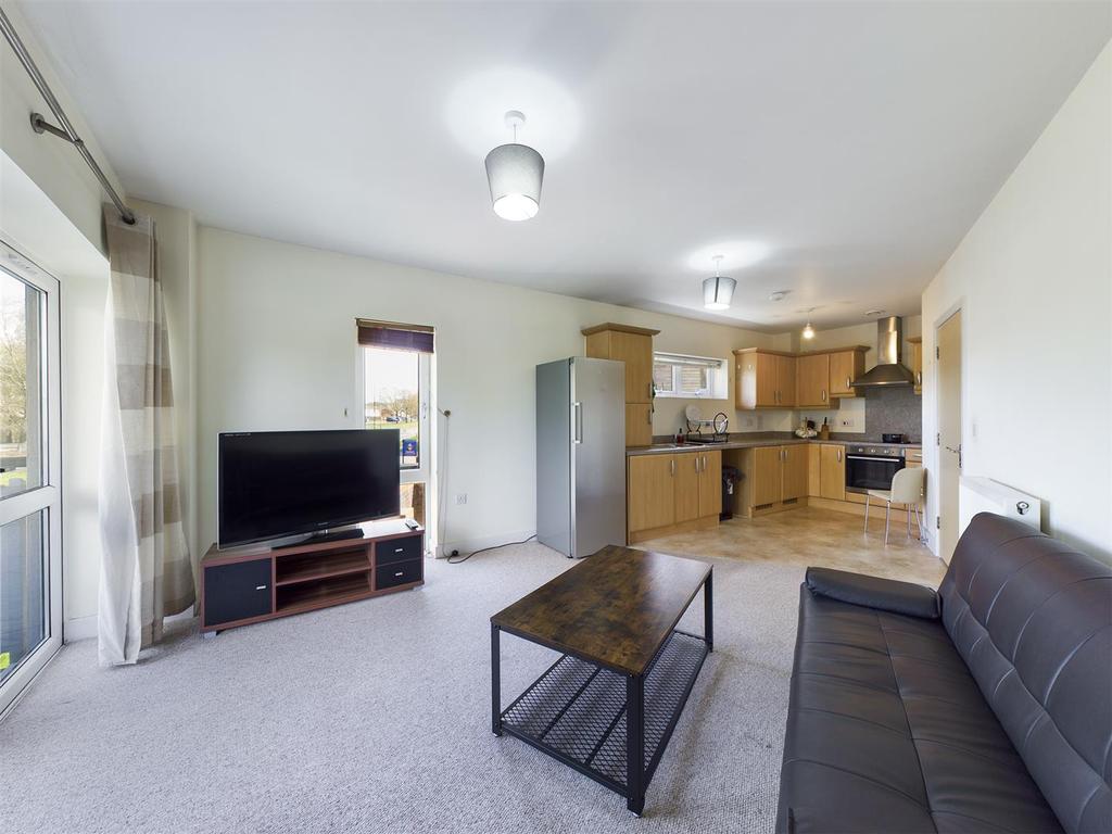 Mallory Road, Basingstoke 2 bed flat £215,000