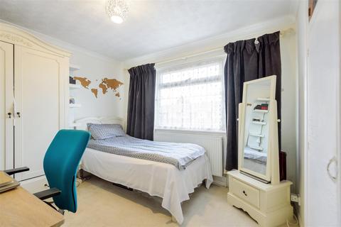 5 bedroom semi-detached house for sale - Balmoral Close, Burnham