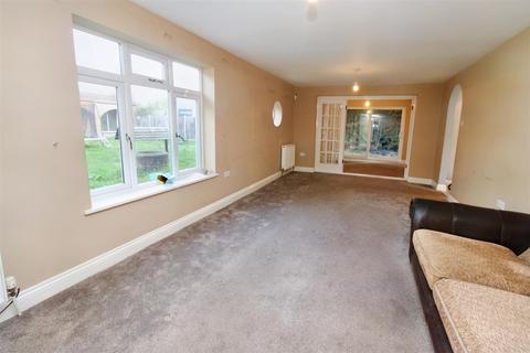 7 bedroom detached house for sale - St. Marys Road, Wickford
