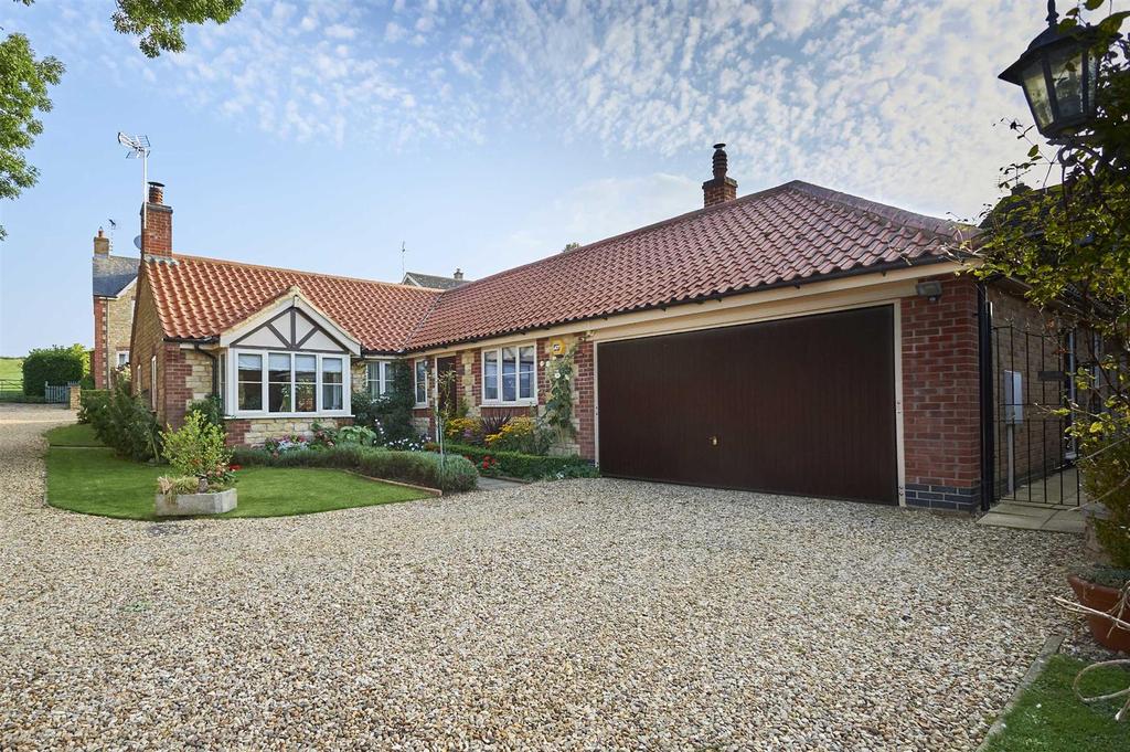 School Farmyard, Ashley Road, Weston... 3 bed detached bungalow £550,000