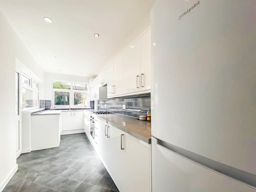 Tennyson Road, Wyken, Coventry, West Midlands, CV2 5HY 3 bed terraced