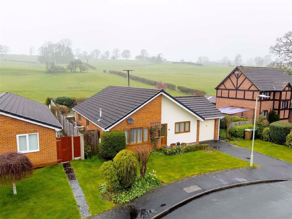 Hafod Close, Oswestry, SY11 3 bed bungalow £350,000