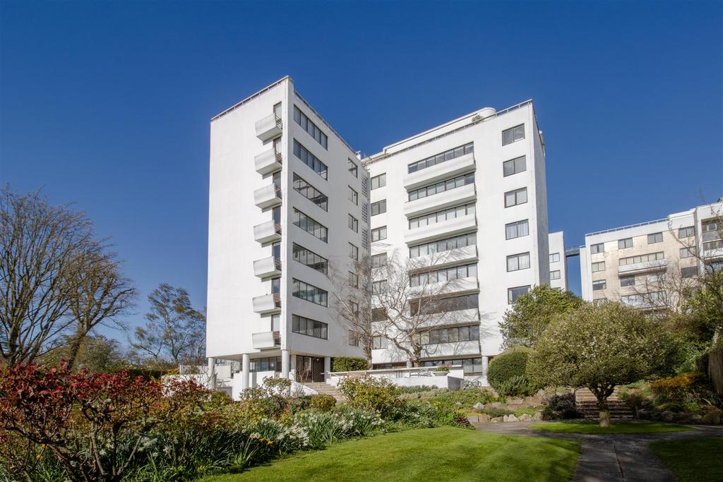 Highpoint, North Hill, Highgate, London, N6 3 bed flat for sale £