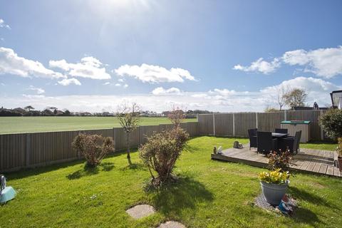 19 Reach Close, St Margarets At Cliffe, Dover, CT15 6AN