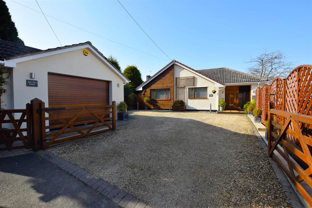 Clevedon Lane, Clapton In Gordano 4 bed detached bungalow £695,000