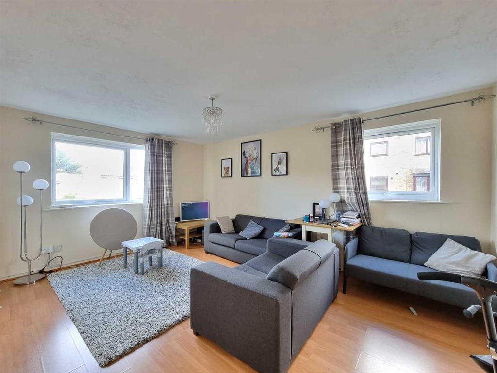 Gurney Close, Barking 2 bed flat £250,000