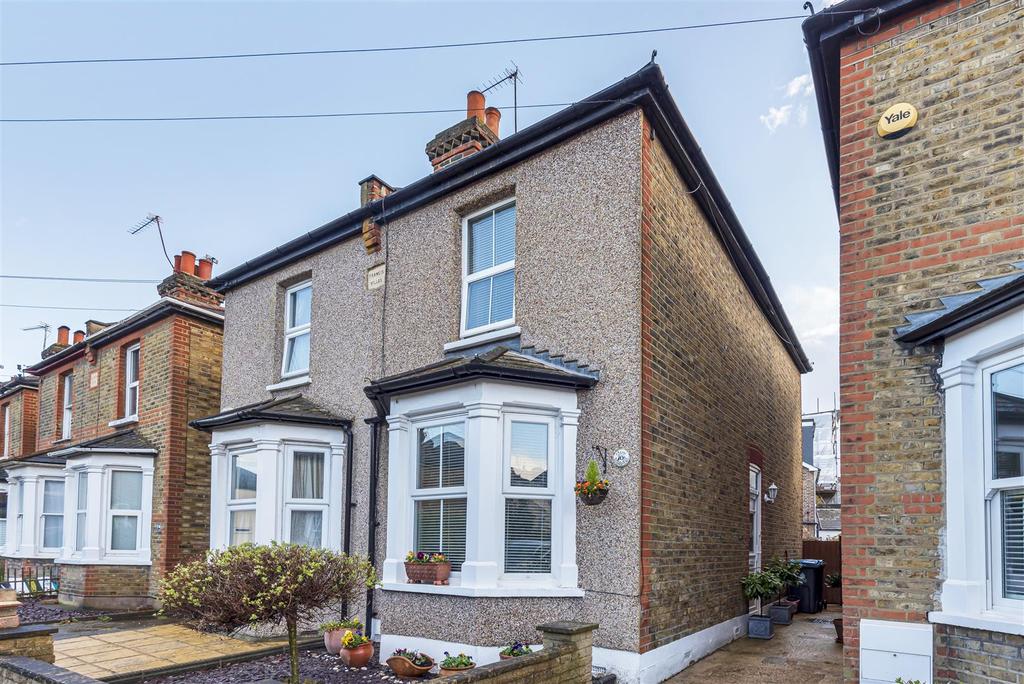 Portland Road, Kingston Upon Thames 3 bed semidetached house £639,950