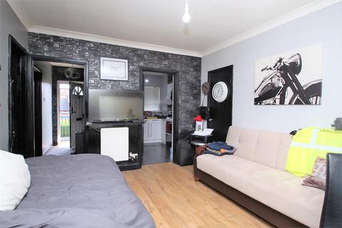 24a Cherrydown Avenue, London, E4 8DP
