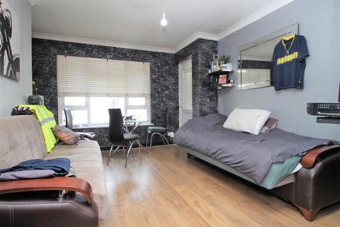 24a Cherrydown Avenue, London, E4 8DP