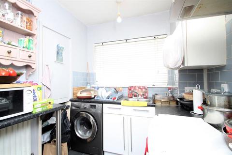 24a Cherrydown Avenue, London, E4 8DP