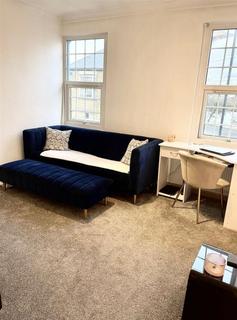 3 bedroom flat to rent - Lower Boston Road, London