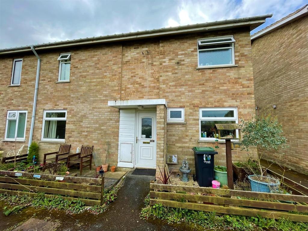 Pound Close, Lyneham, Chippenham 3 bed end of terrace house £239,950