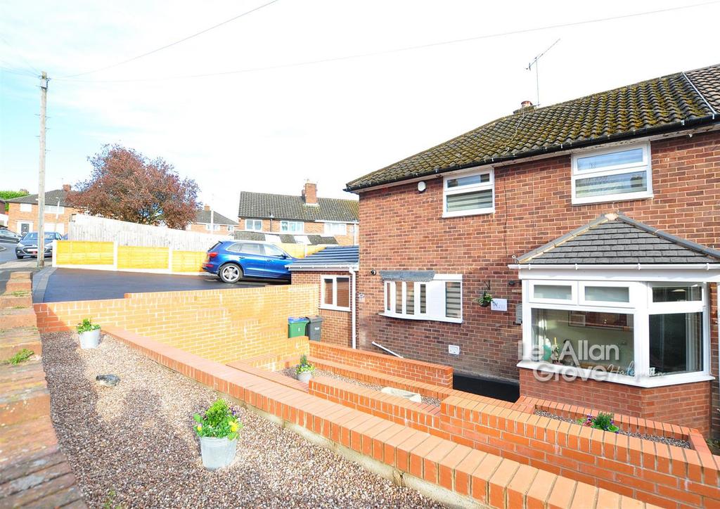 LAG Deeley Close 2.jpg