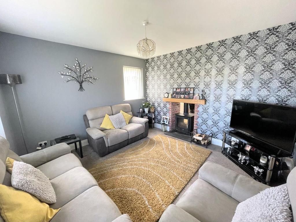 Cargo Fleet Lane, Middlesbrough 3 bed semidetached bungalow £145,000