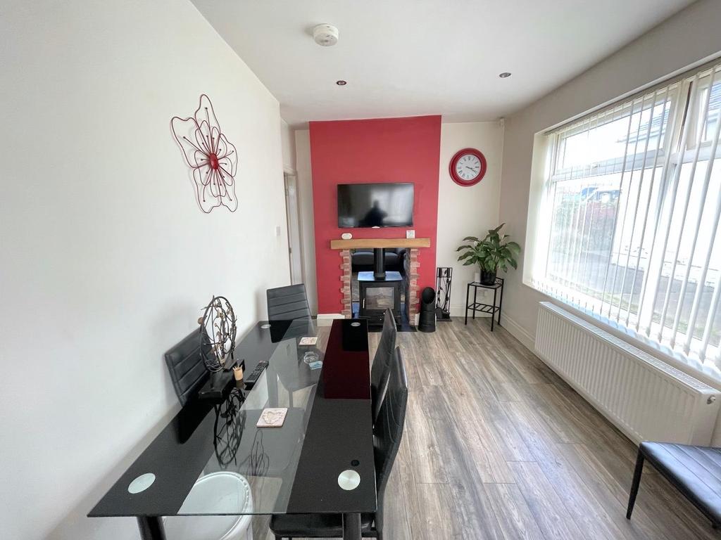 Cargo Fleet Lane, Middlesbrough 3 bed semidetached bungalow £145,000