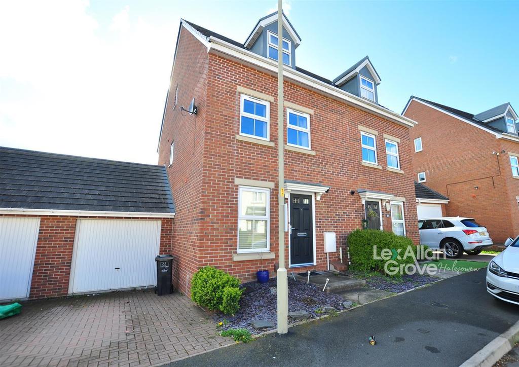 Golden Orchard, Halesowen 3 bed townhouse £330,000