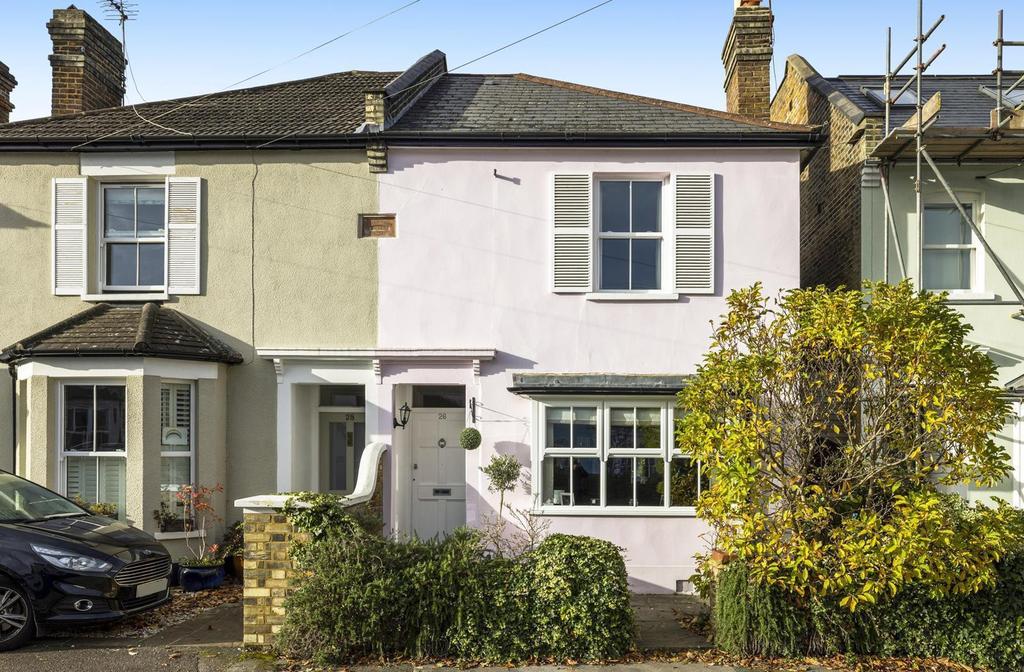 Wolsey Road, Esher, KT10 3 bed semidetached house £950,000