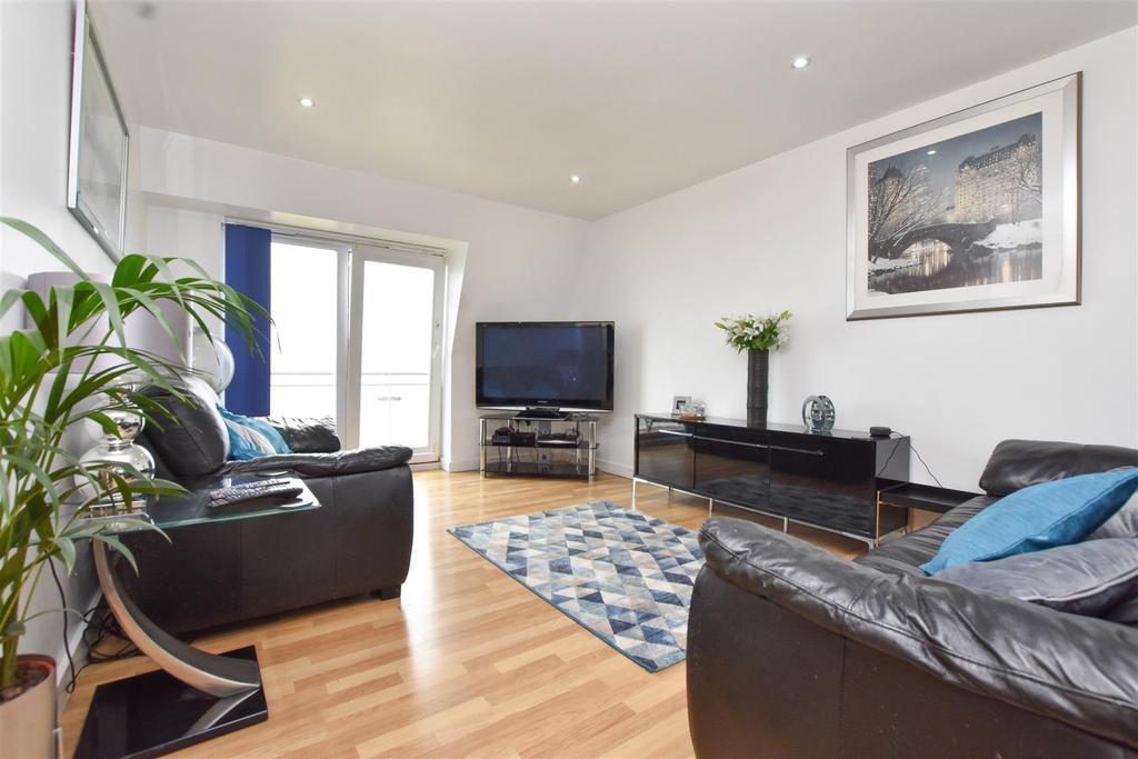 San Diego Way, Eastbourne 2 bed flat £325,000