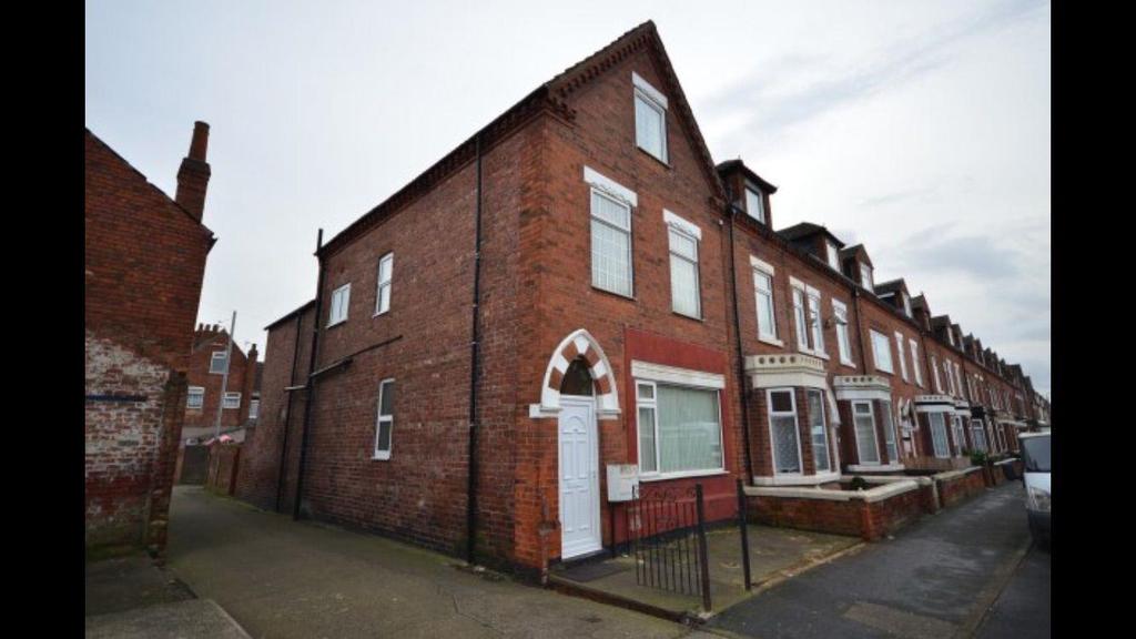 Dunhill Road, Goole 5 bed end of terrace house £140,000