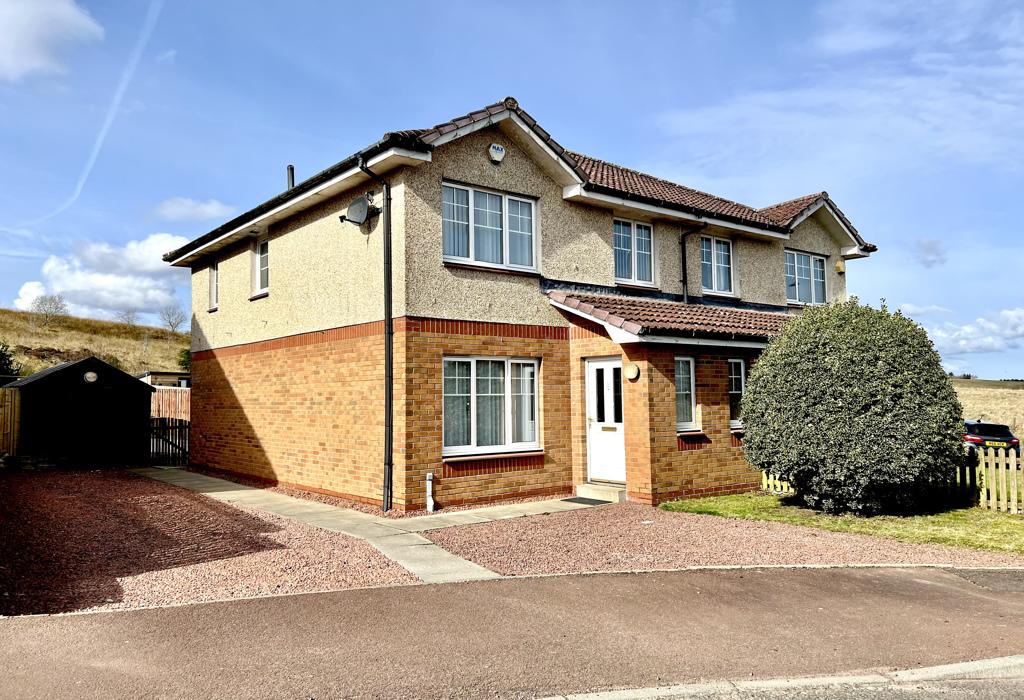 Pretoria Court, Lanark, Lanarkshire 3 bed semidetached house £130,000