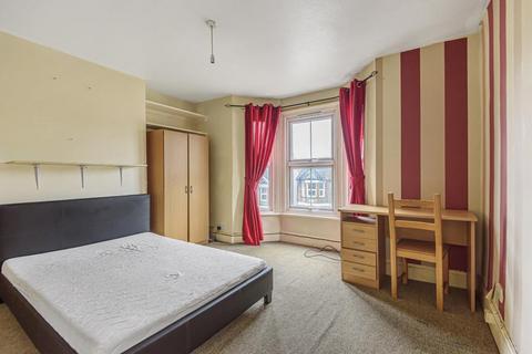 3 bedroom semi-detached house to rent, West Wycombe Road,  Buckinghamshire,  HP12