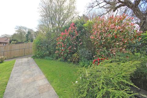 15 Glengarry, New Milton, BH25 6UA
