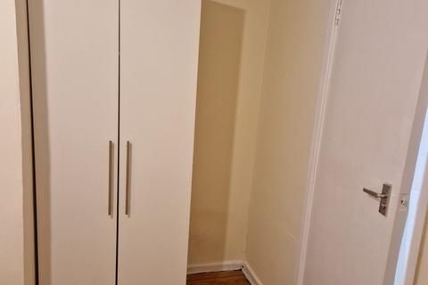 Studio to rent, Flat B, Guildford House, - Guildford Street, Luton